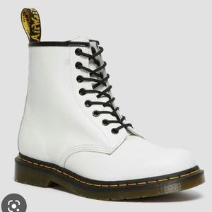 Dr. Martens Original White size 7
